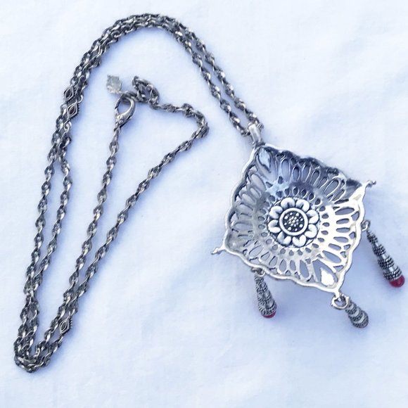 LUCKY BRAND Large Silver 3 Color Pendant Necklace - Picture 4 of 6